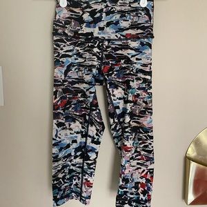 Lululemon Wunder Under crop size 4